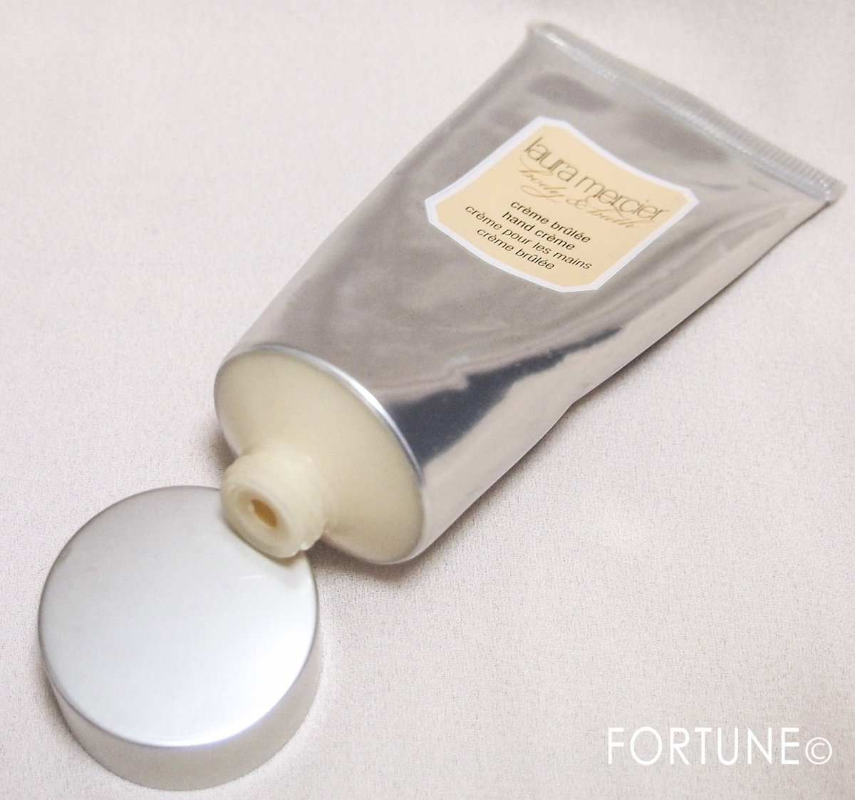 ローラメルシエ「アンバーバニラ」と「クレームブリュレ」でお菓子