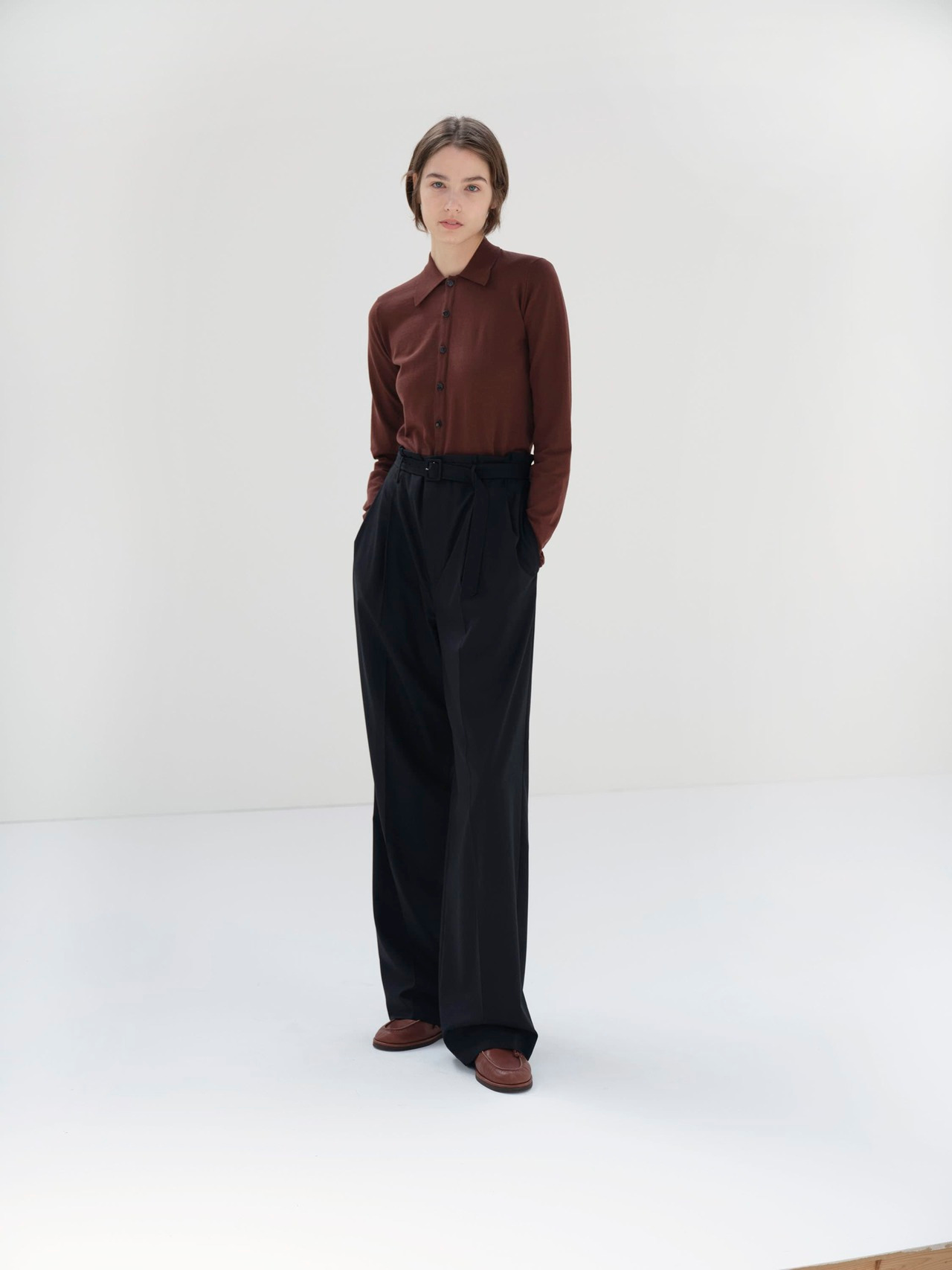 AURALEE TROPICAL WOOL TWO-TUCK SLACKS