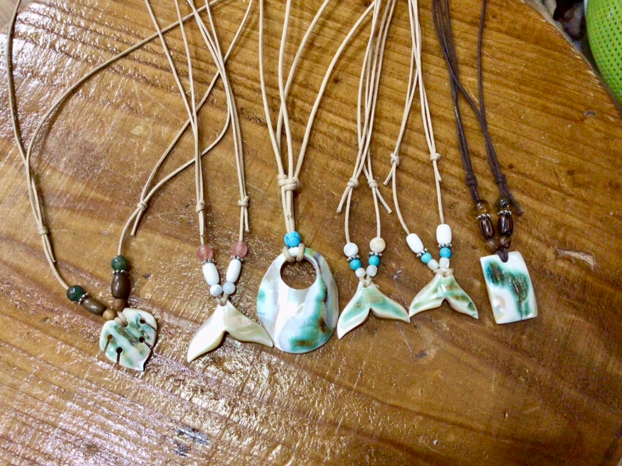 夜光貝アクセサリー作り｜2,700円コース】 女性に人気☆ ファミリー