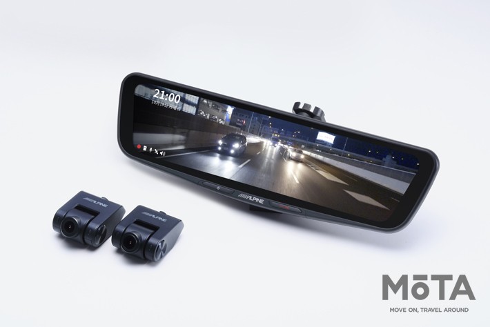 荷物を積んでも後方視界が確保できて安心！ アルパインからデジタル