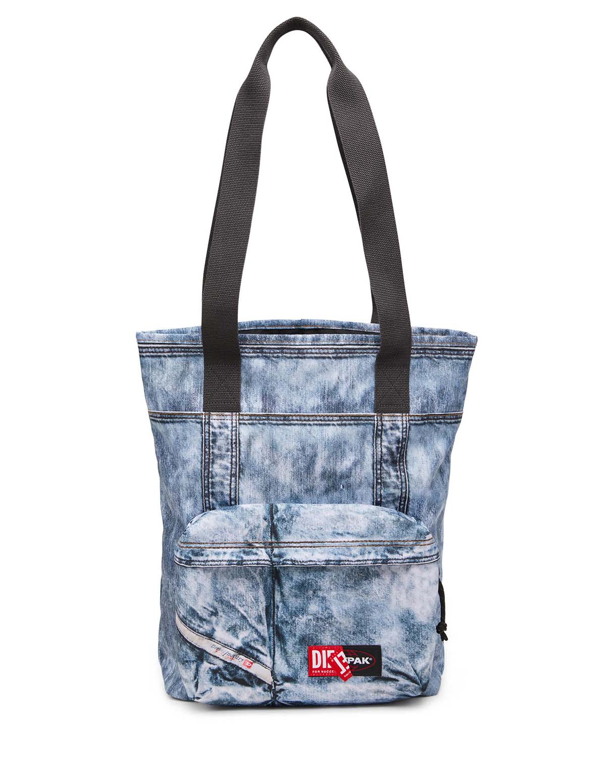 ディーゼルとイーストパックの、異素材コラボがアツイ