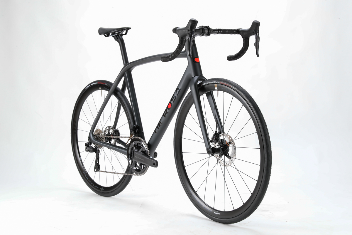 デローザ、新型「IDOL」発表 オーダーメイド感覚と戦略価格で“いまこそ