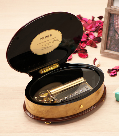 日本国内限定50台 スイスREUGEオルゴール新商品「ムーン・リバー」12月