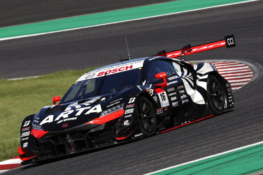 GT500は#16 ARTA MUGEN NSX-GTが、GT300は#18 UPGARA | Honda.Racing