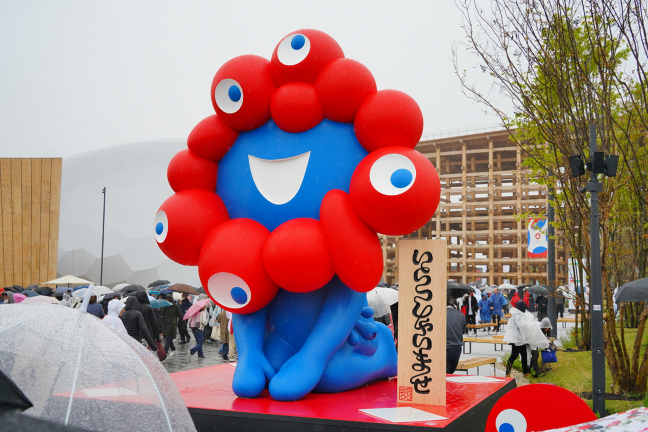 大阪・関西万博】様子見の開幕日。日中は雨風がなかなか過酷でした