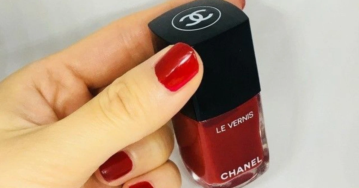 ネイルエナメルの絶対王者「ヴェルニ」。シャネル“08番”のお話