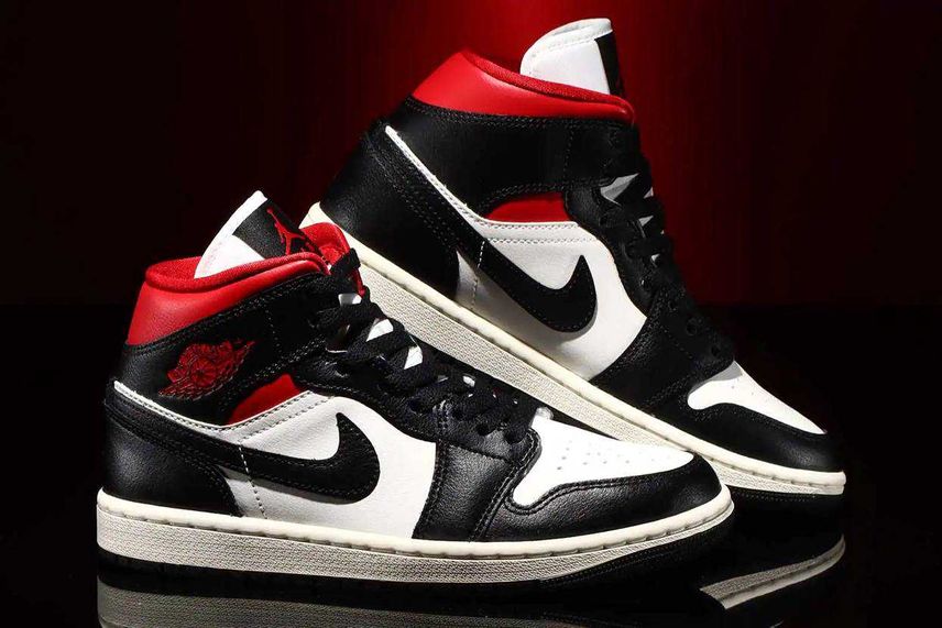 Nike Women's Air Jordan 1 Mid 