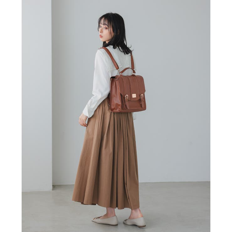 英国感漂うレトロデザイン。デコラティブサッチェル リュック