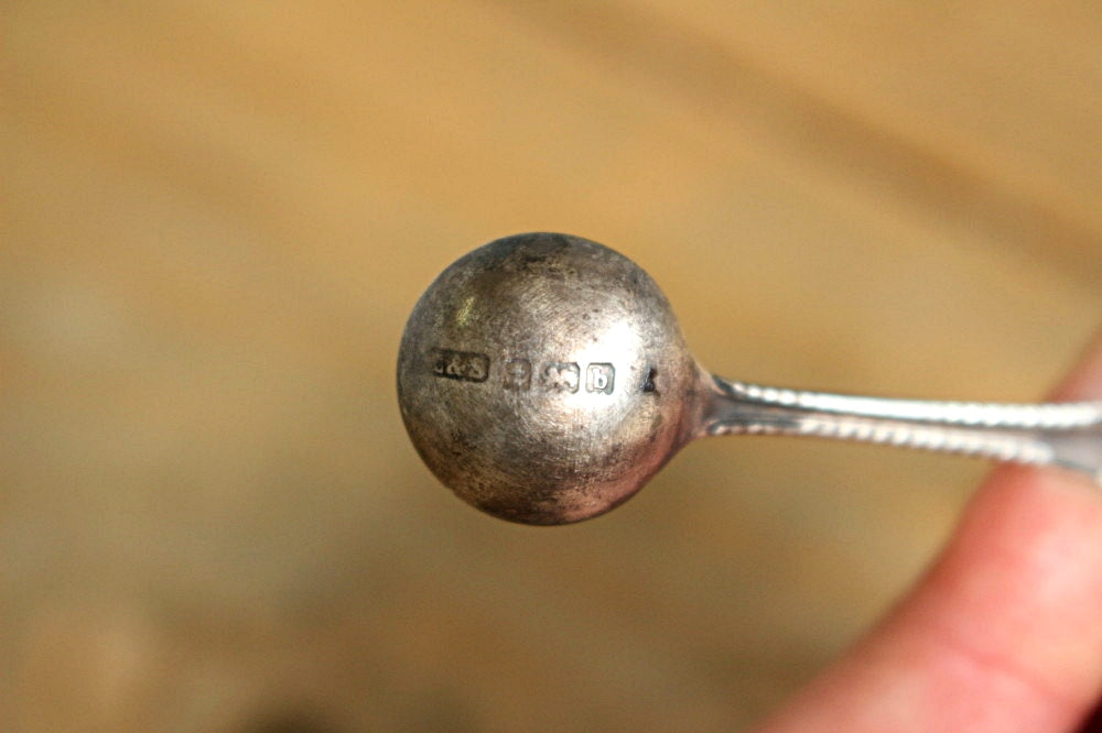 1901年製造のシルバー（銀製）ソルトスプーン5.5cm イギリス