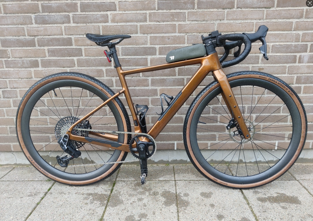 カーボングラベルバイクフレームセット – アドベンチャーサイクリング