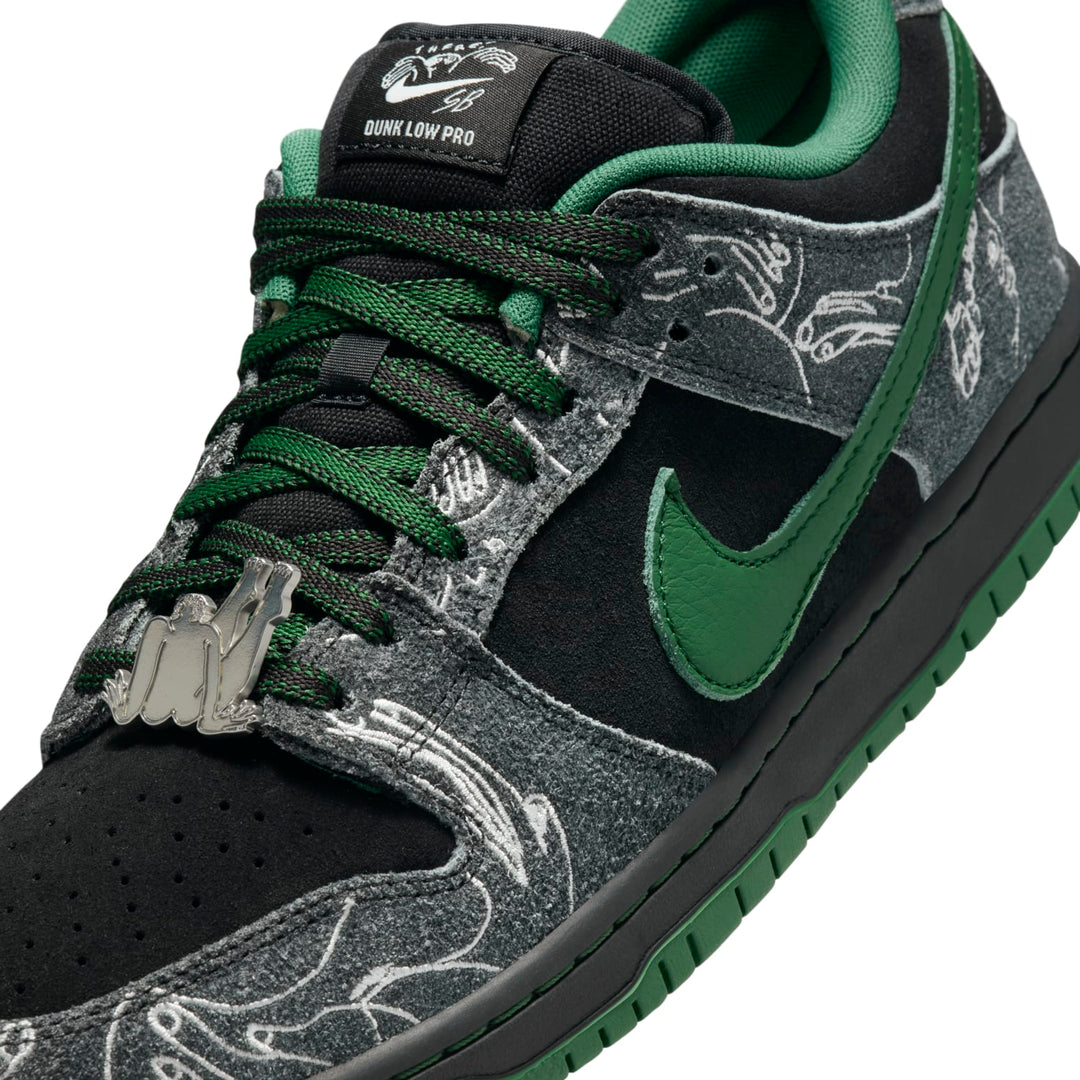 Nike x There Skateboard SB Dunk Low Pro 'Anthracite Gorge Green