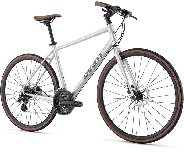 先行販売開始！！大幅リニューアルされた 2025年モデル GIANT「ESCAPE