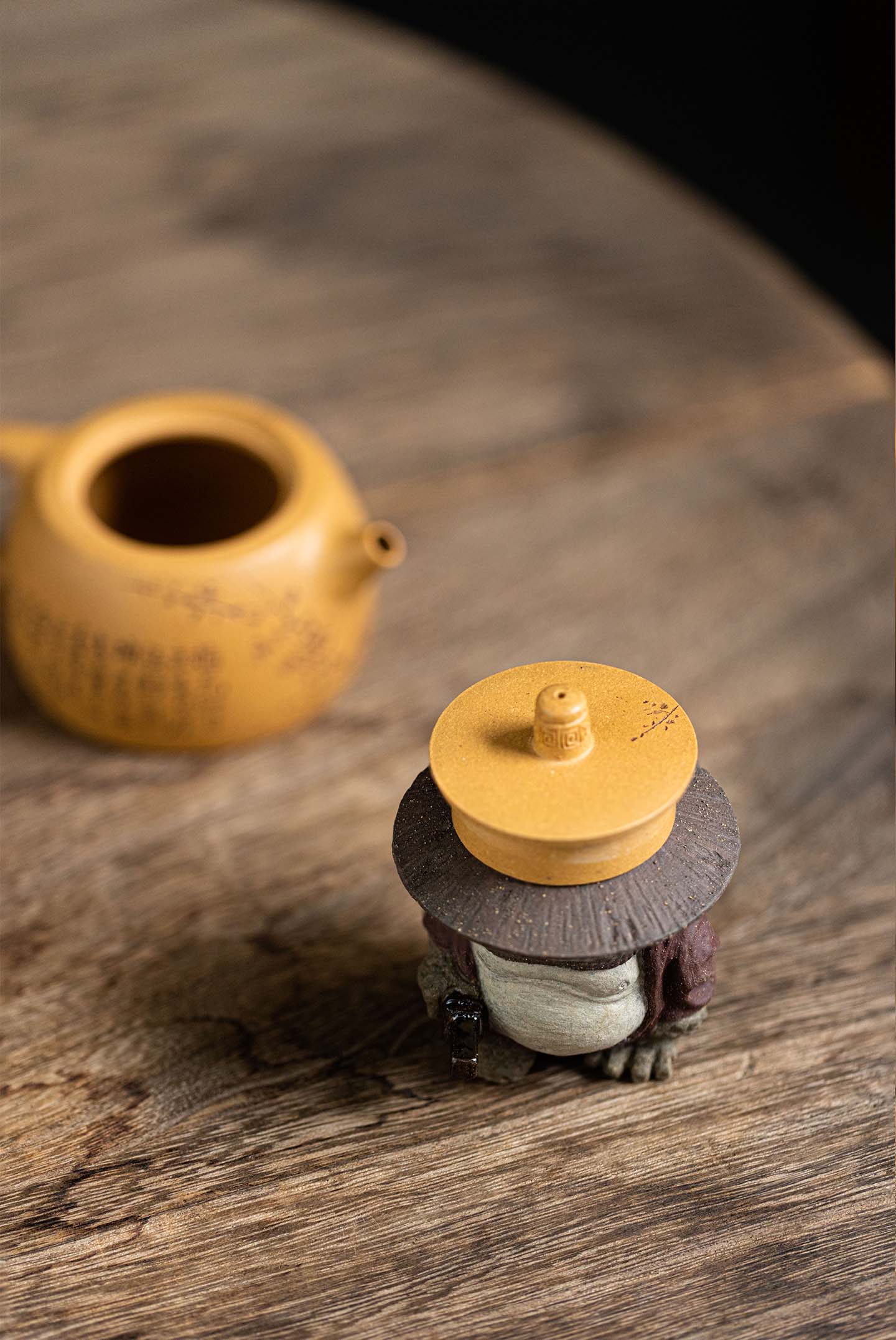 Golden Toad Swordsman Yixing zisha Lid Holder – Yinchen Studio