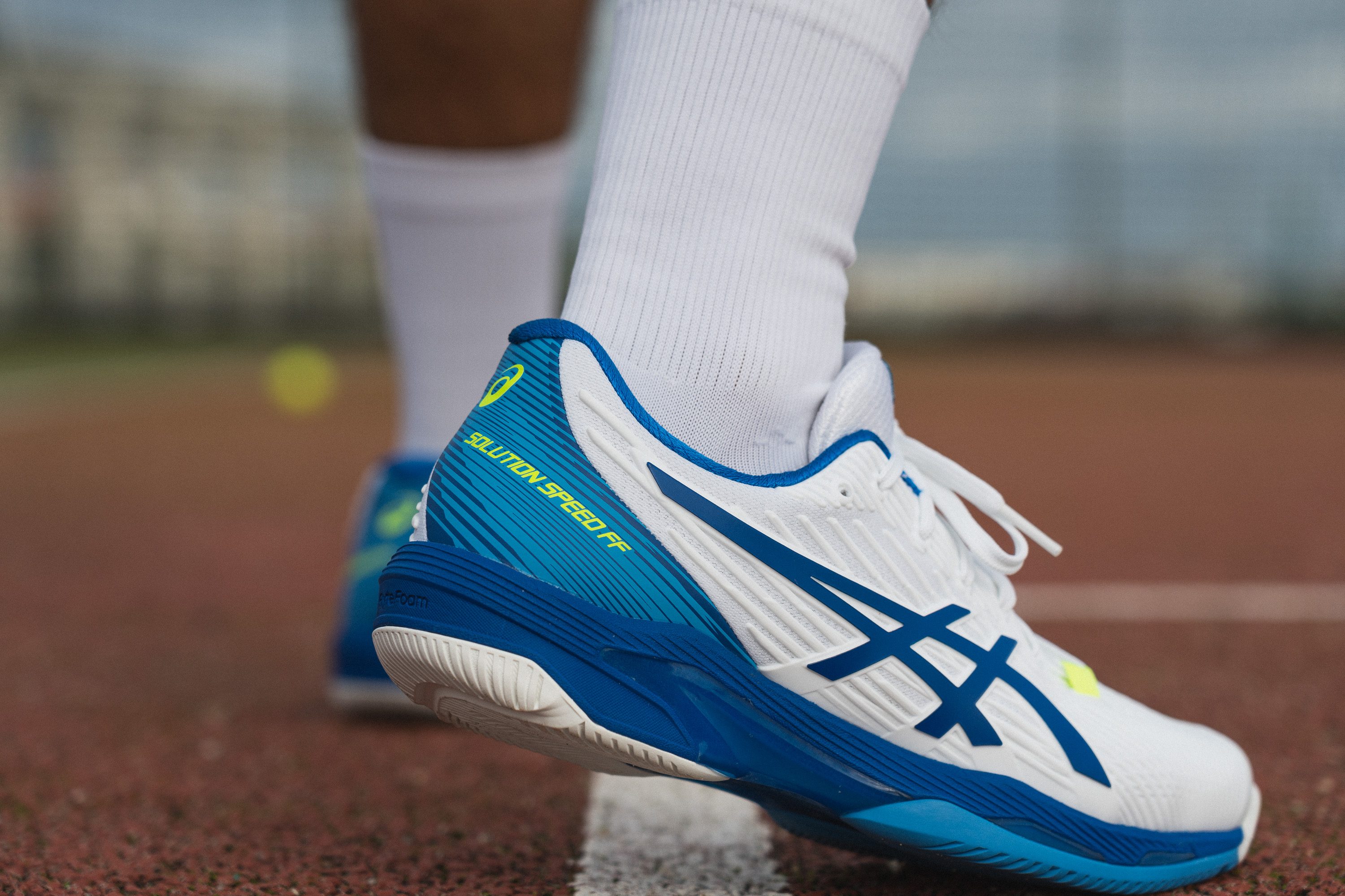 Cut in half: ASICS Solution Speed FF 2 Review | RunRepeat