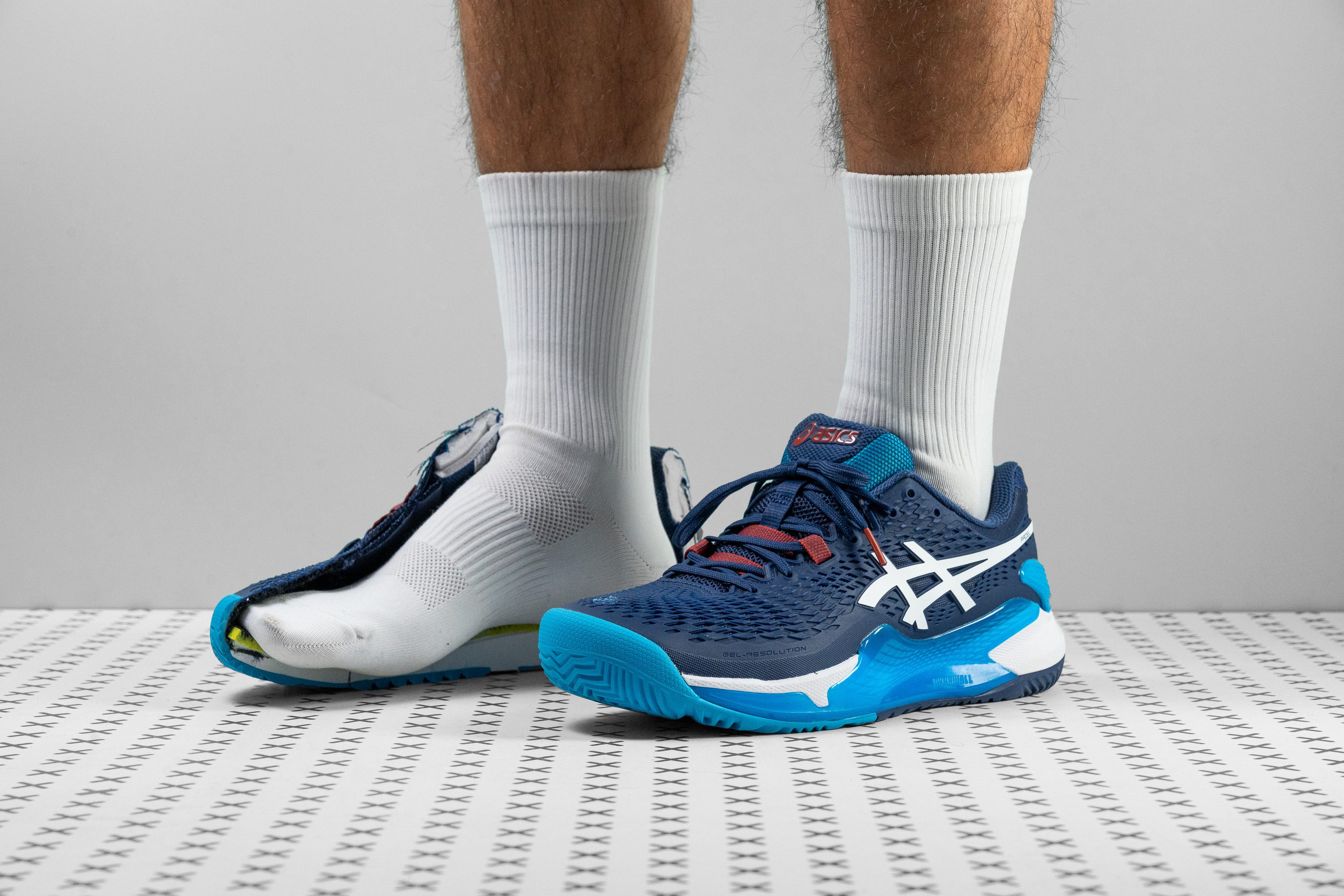 Cut in half: ASICS Gel Resolution 9 Review | RunRepeat