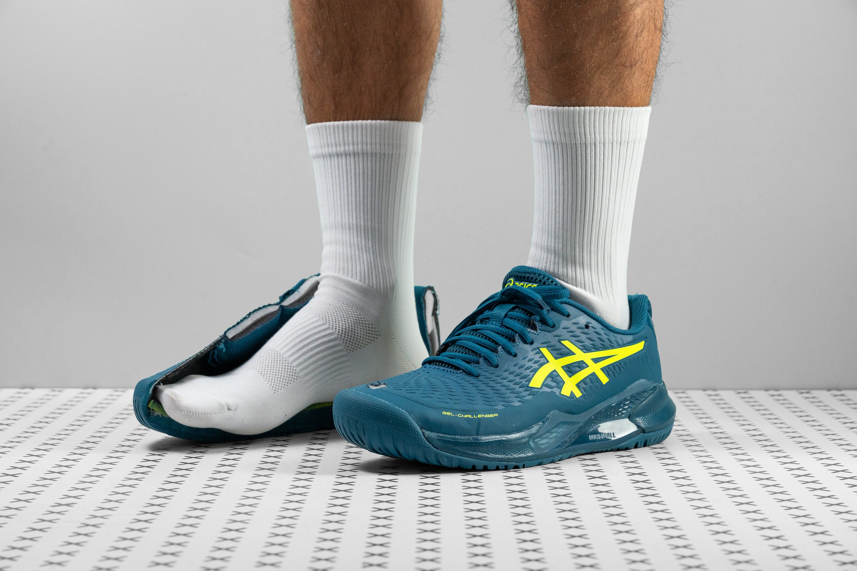 Cut in half: Asics Gel Challenger 14 Review | RunRepeat