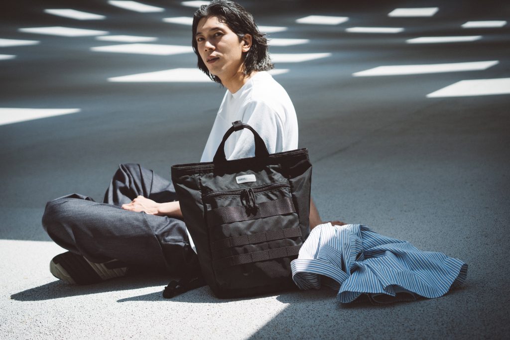 NB公式 - ニュースリリース - New BalanceとBRIEFINGが自転車を