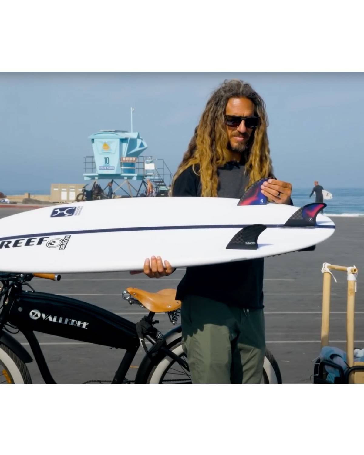 Buy the Futures Machado Pivot L Black Surfboard Fin Online Now