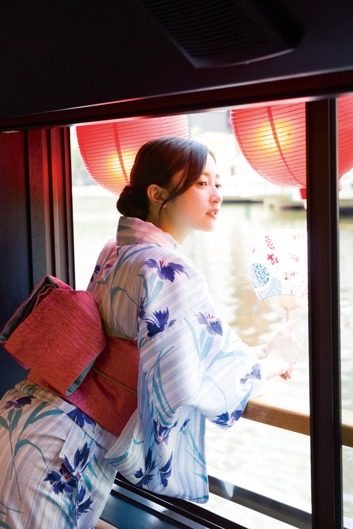 乃木坂46井上和、美しい浴衣姿を披露 “和”を感じさせる納涼グラビア