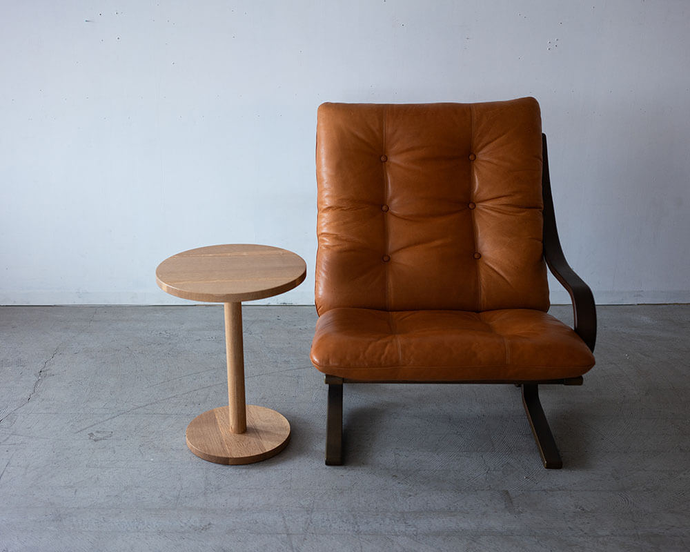 数量限定］サイドテーブル43 マル ナラ / オイル | cocochi ｜ 家具と