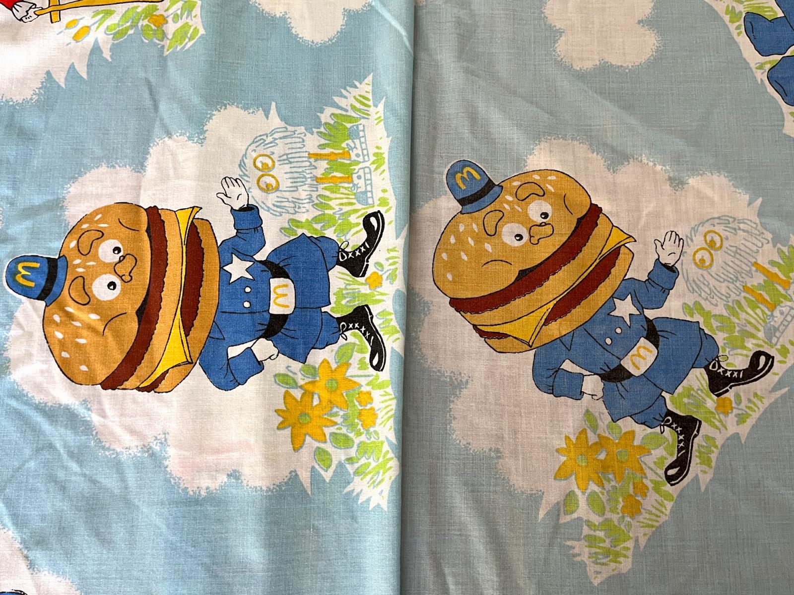 ビンテージシーツ マクドナルド 雲柄