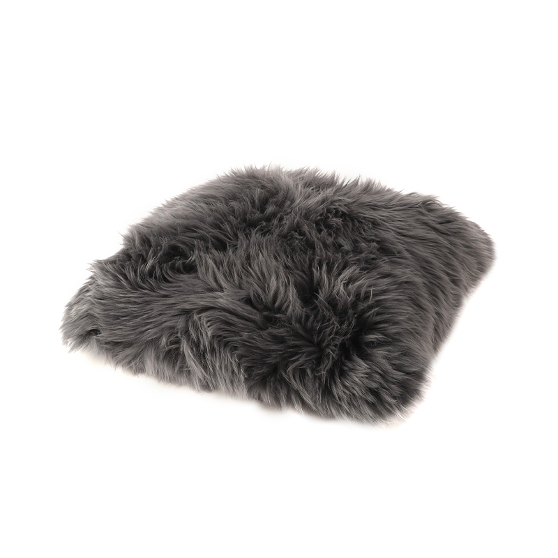 NEW ZEALAND SHEEPSKIN CUSHION 50x50 STEEL｜5%point | THE CONRAN