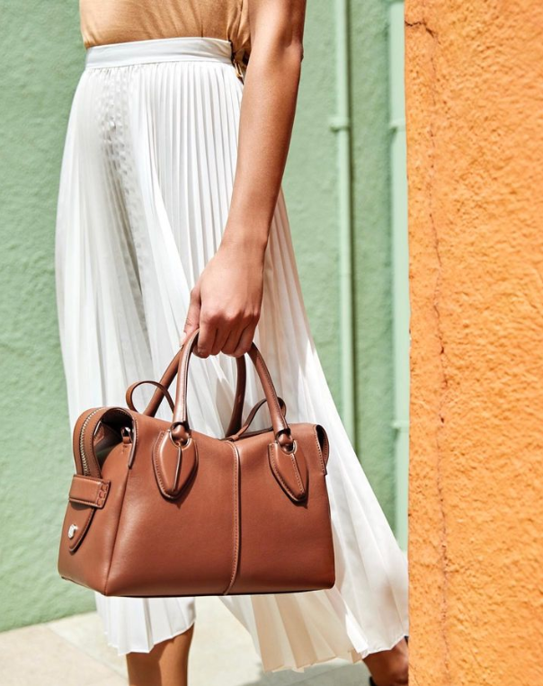 買ってよかったTOD'SのDスタイリング。シンプルコーデの格上げに | ふ