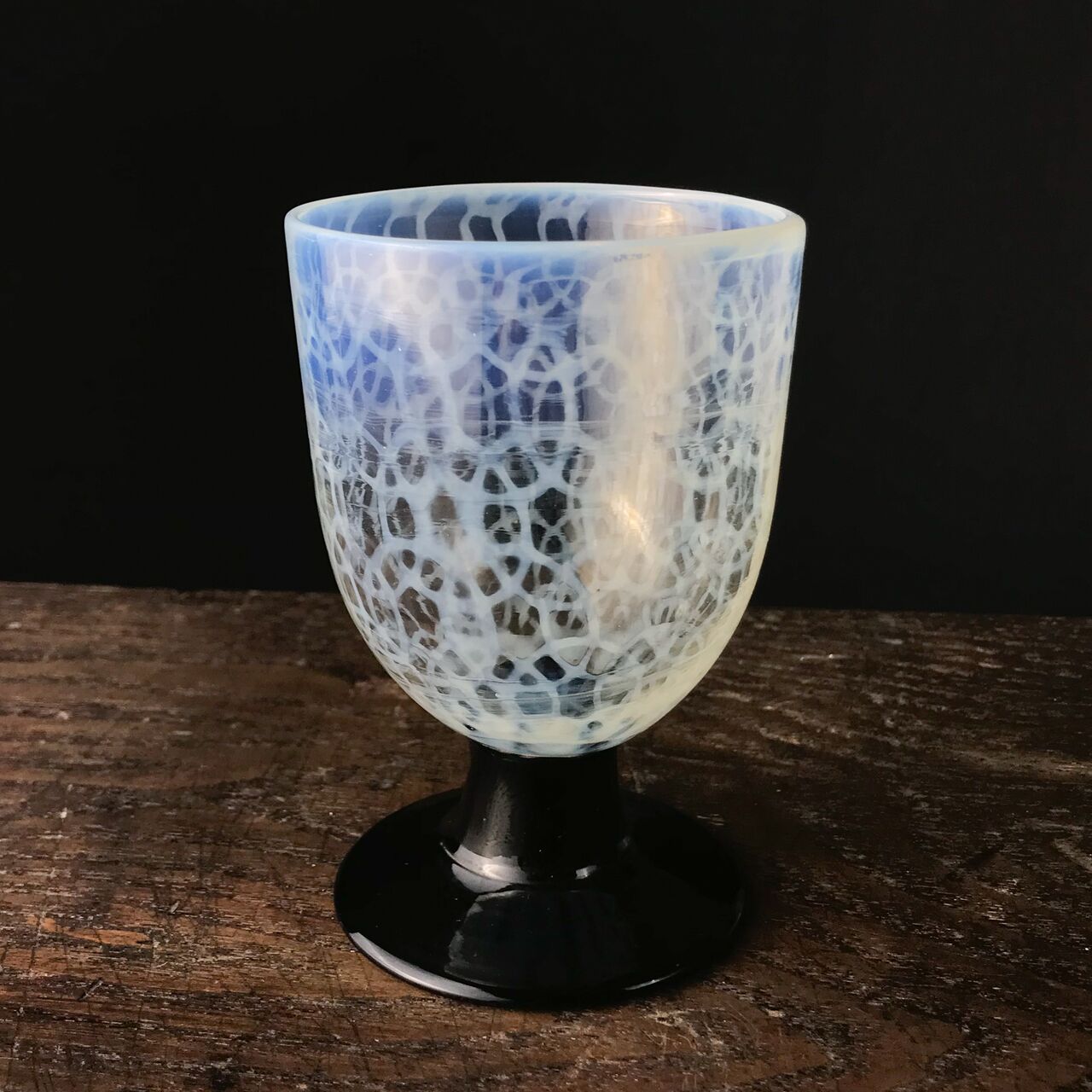 ガラス :: 輪つなぎ文 棗形 黒脚 氷コップ | COTTOU.JP 骨董の通販