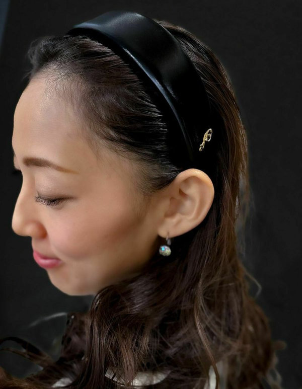 存在感たっぷりなブラックカチューシャ | acca(アッカ) | ONWARD