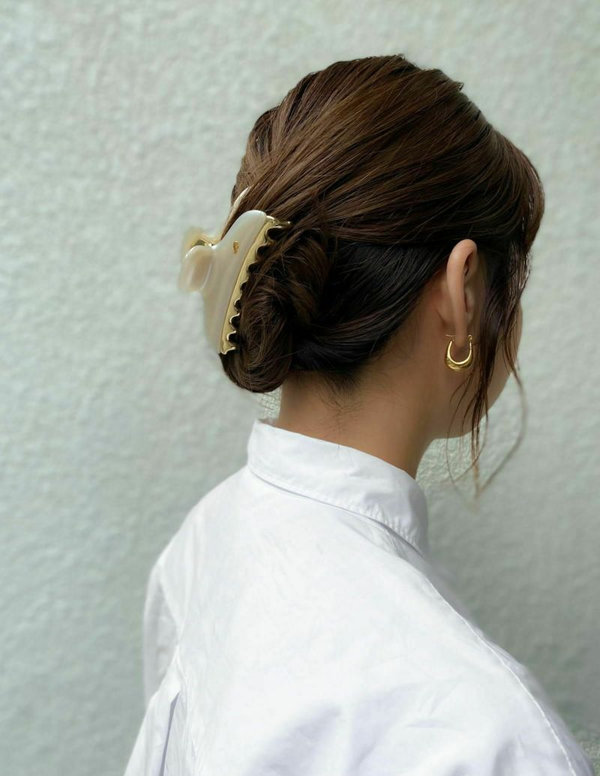 2025年のスタートにふさわしい。ヘアクリップで新しい私を | acca