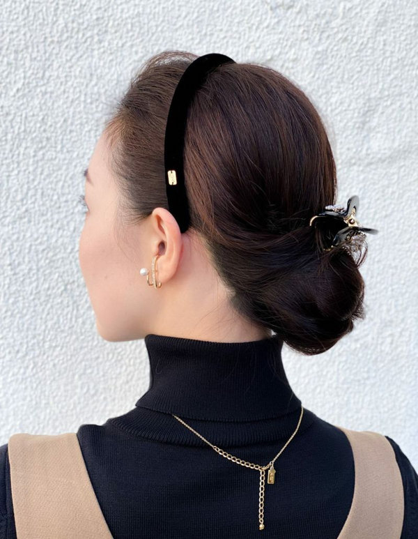 存在感たっぷりなブラックカチューシャ | acca(アッカ) | ONWARD