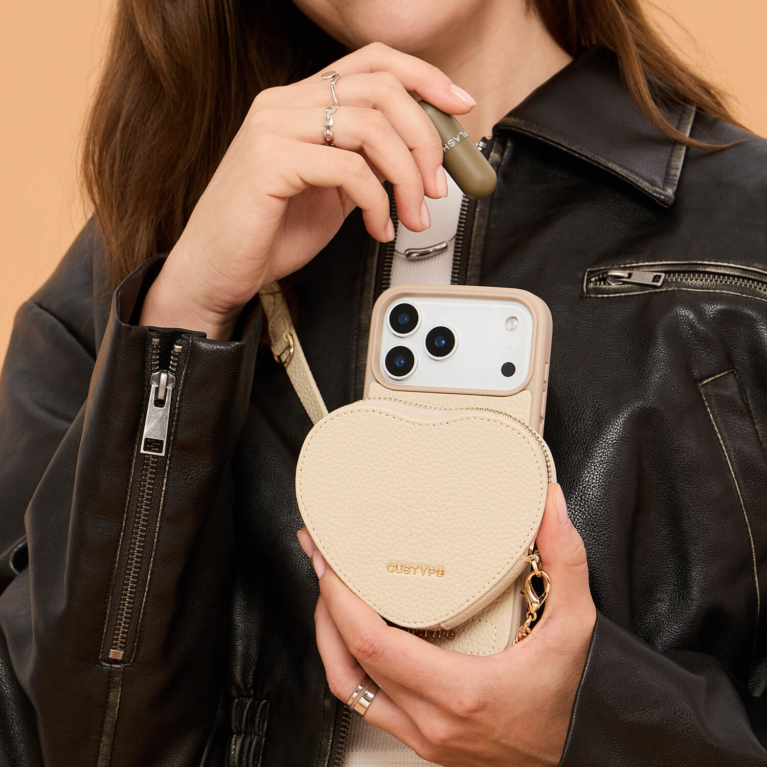 iPhone 13 Pro 用】CUSTYPE ハートデザインキット ブラック ハート