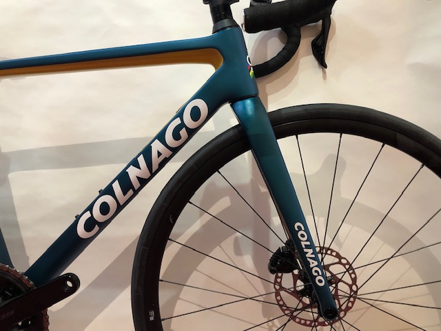 コルナゴ｜V3 105Di2のご紹介｜CYCLE PINE｜サイクルパイン［スポーツ