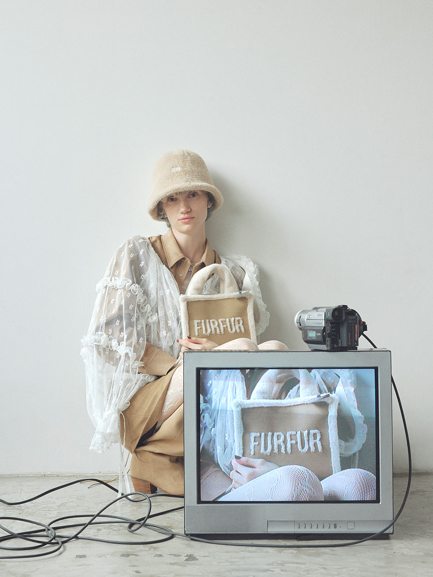 WEB・一部店舗限定カラー】ムートンロゴトートバッグ(バッグ)｜FURFUR