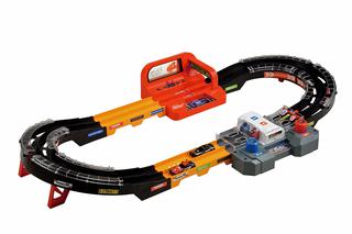 タカラトミーが「トミカスピードウェイ 実況サウンド！ デジタル