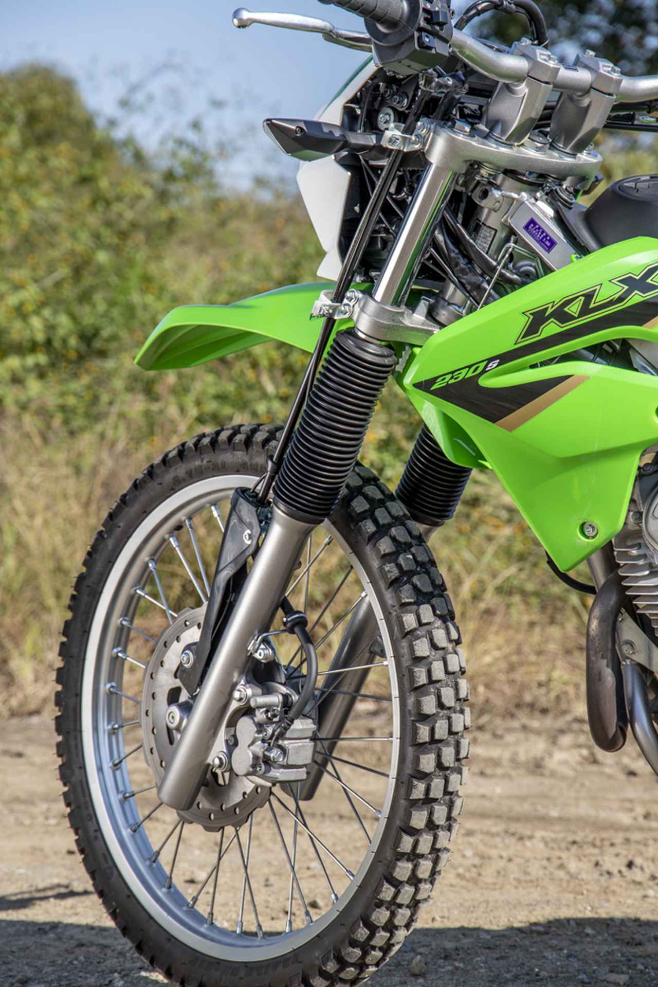 復活のDトラッカー、KLX230SMはただホイールが小さいだけじゃなかった