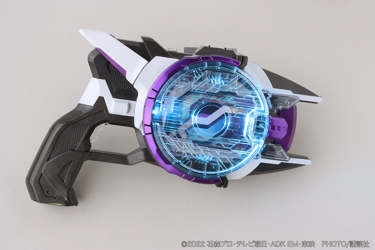 仮面ライダージーンに変身！ DXレーザーレイズライザーレビュー