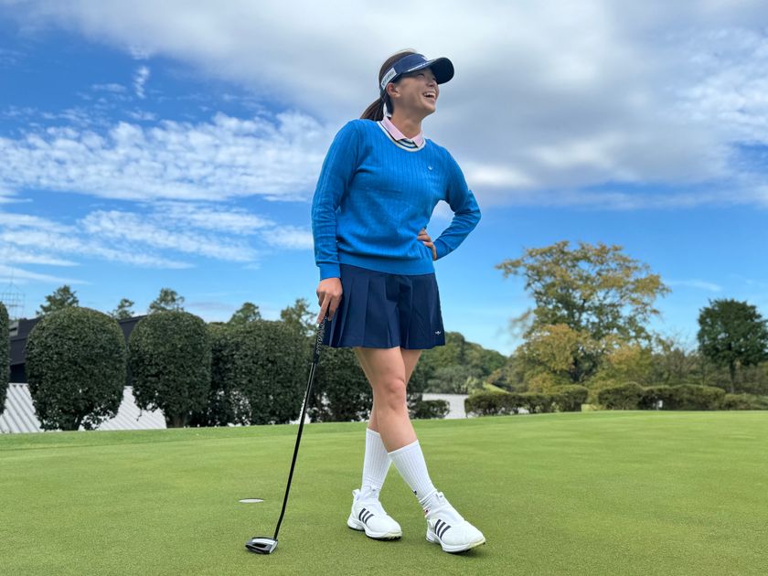 渋野日向子が自身初の“80年代”スタイルで登場！ 珍しいバイザー姿にも