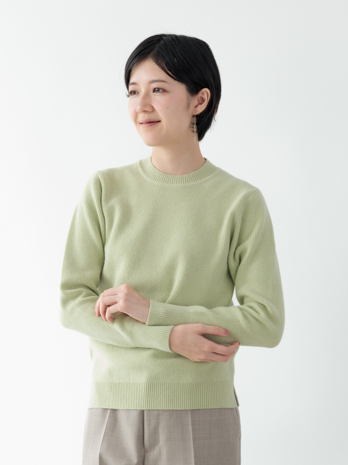 カシミヤミックス畦編みクルーネック/ペールグリーン | Factelier