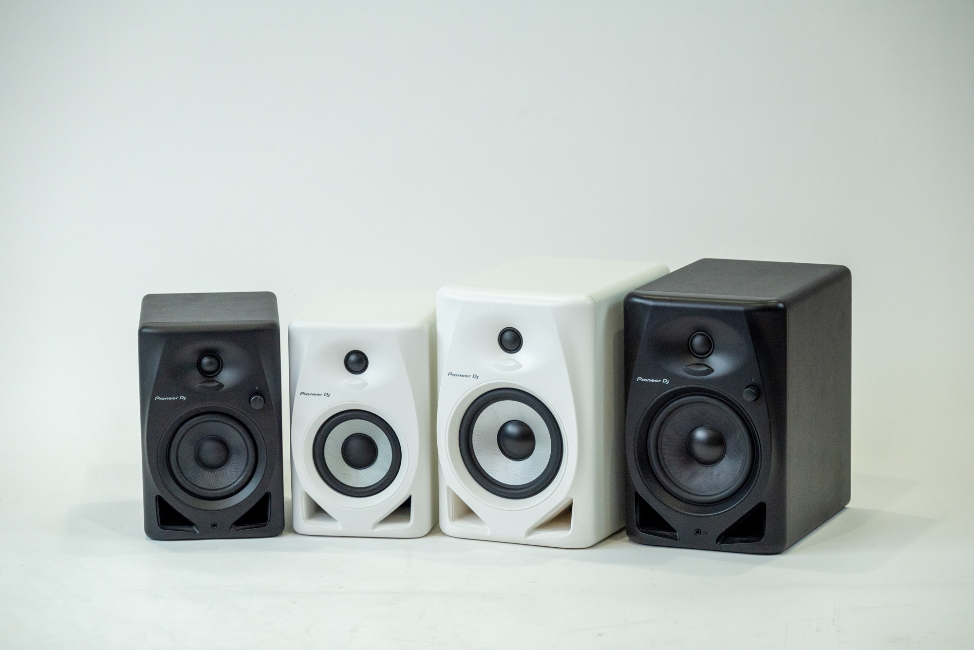 Pioneer DJのコンパクトなモニタースピーカーレビュー！