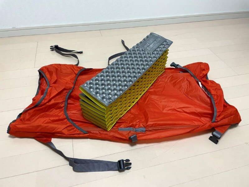 手持ちのエアマットを座椅子にトランスフォーム！サーマレストの