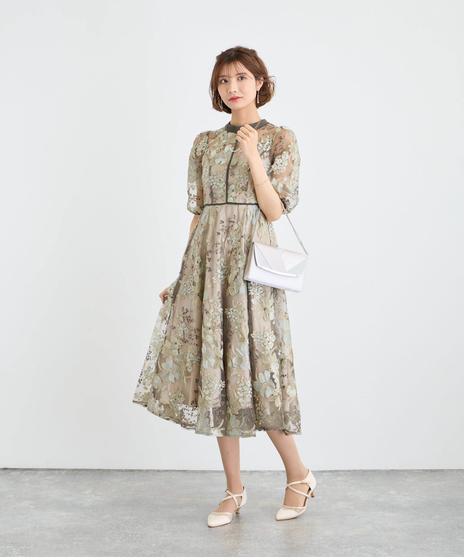 フラワーエンブロイダリードレス|DorryDoll