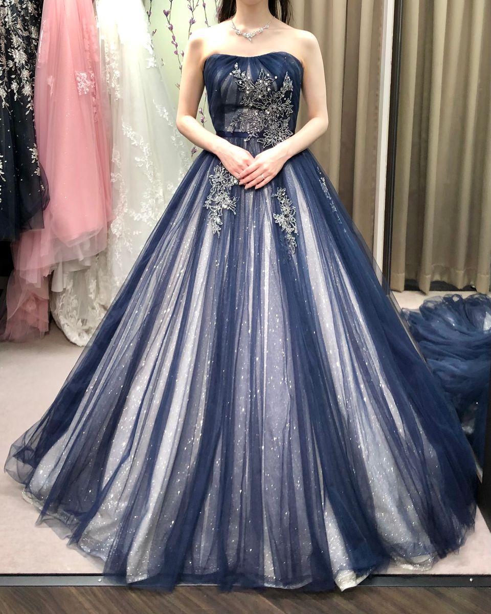 カラードレス最終候補2つのうちの1つでした！。ネイビーフレイア 他店