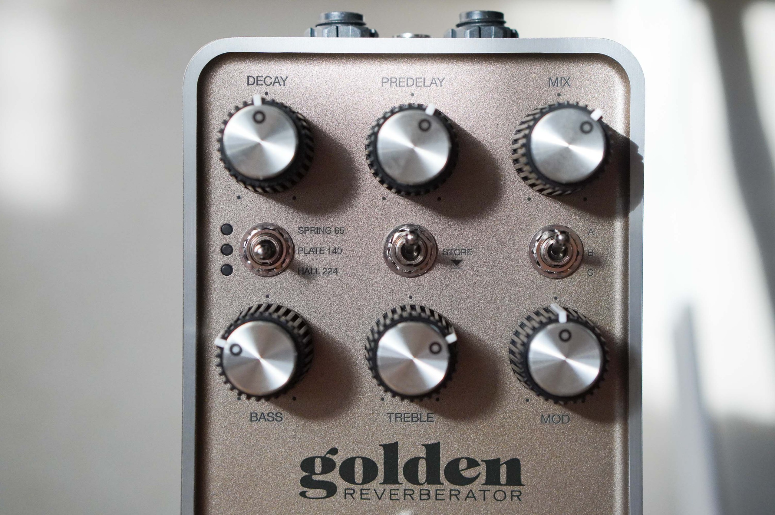 UNIVERSAL AUDIO UAFX GOLDEN Reverberator の使用レビュー！ヤバい