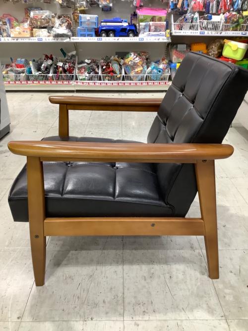 カリモク60 (カリモクロクマル) 1人掛けソファー ブラック×ブラウン K