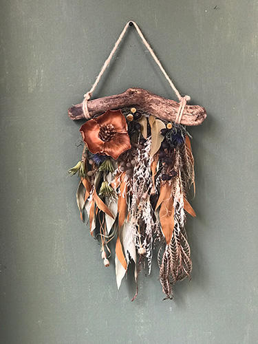 ドライフラワーのタペストリー | 広島 エディオン蔦屋家電