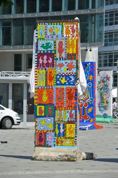 James Rizzi – on tour | The Wall Net