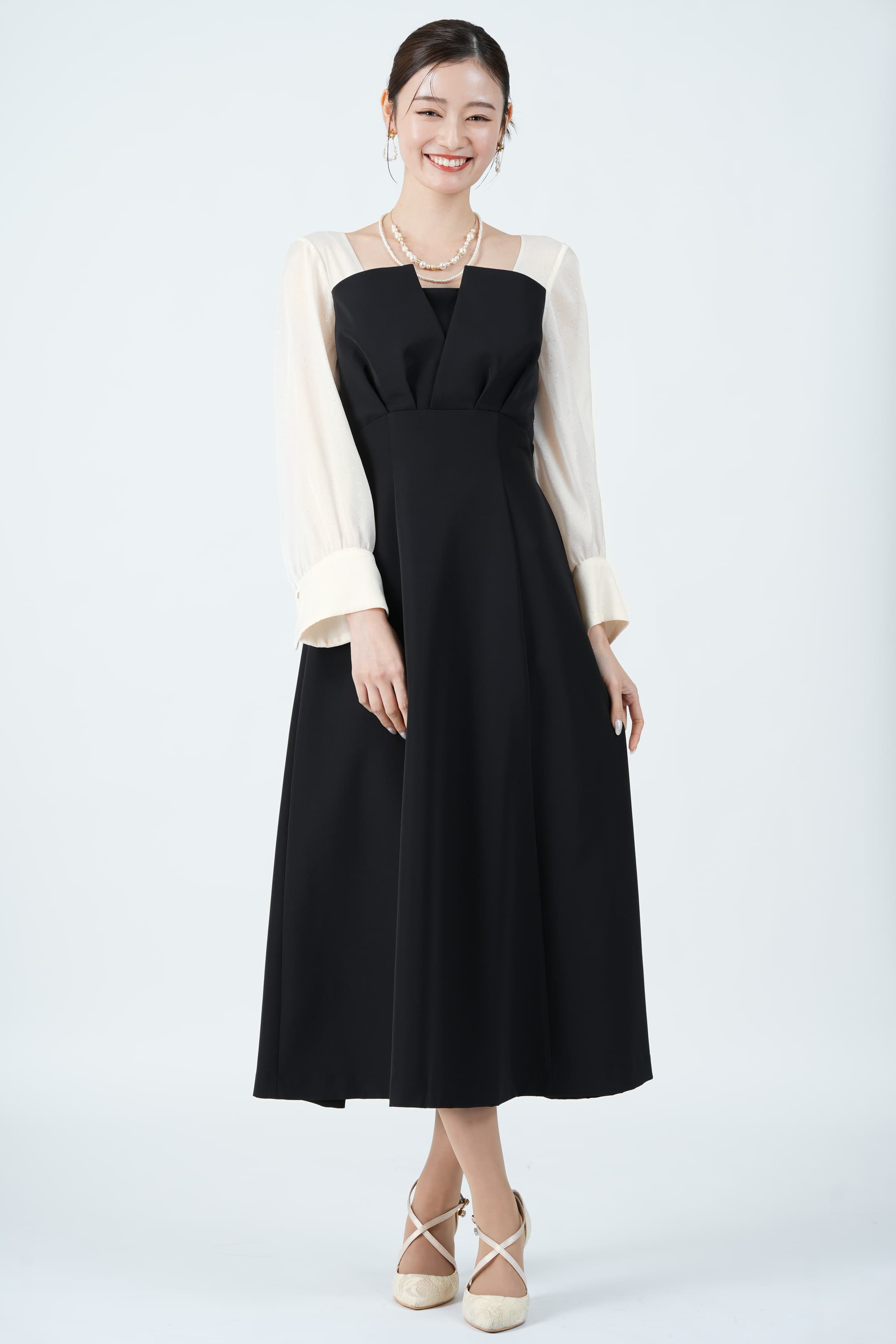 SNIDEL ビスチェ風ラメスリーブブラックドレス (S) をレンタル - 結婚