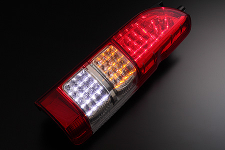 ファブレス公式サイト » FABULOUS ハイエース 4～6.5型 フルLEDテール