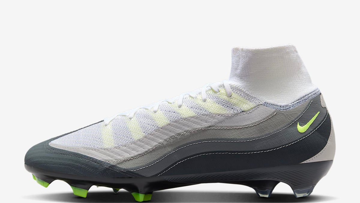 ナイキが「マーキュリアル スーパーフライ 」新作を発売 “エア